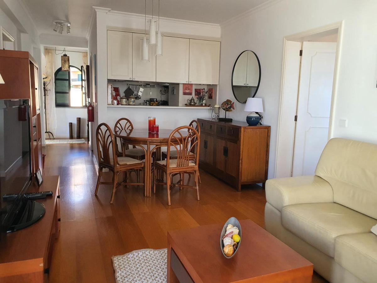 Luzia'S Apartment - 2 Bedroom Apartment Sleeps 4 ฟุงชาล ภายนอก รูปภาพ
